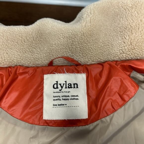 Coat - Picture 13 of 13